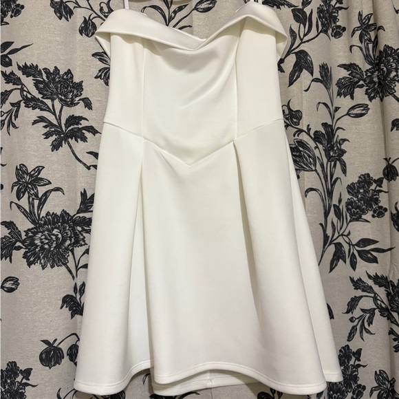 Windsor Strapless White Dress - Picture 1 of 4